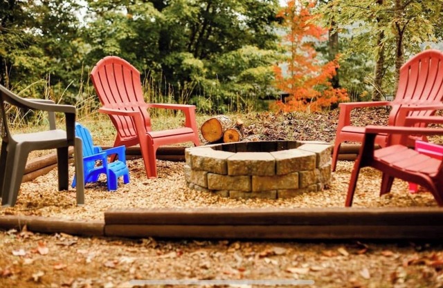 Peaceful Trinity Hills Cabin | Arcades-Hot Tub-Easy Drive