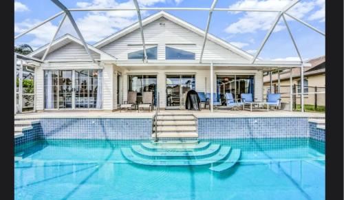 Peaceful Waterfront Pool Home home