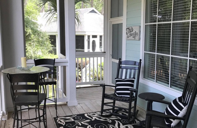 Peaceful Wooded view, Golf Cart/Land Transportation Included, Pool Open