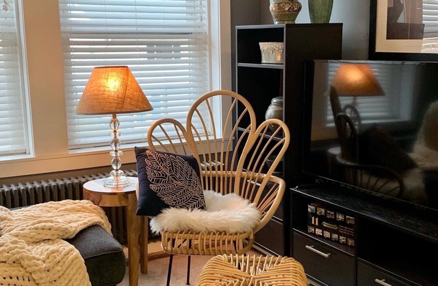 Peacock Suite at historic 123 South Washington
