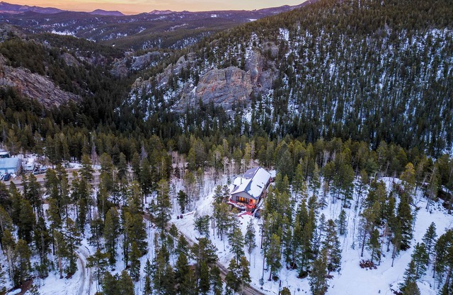 Peak to Peak - Panoramic Views and Hot Tub