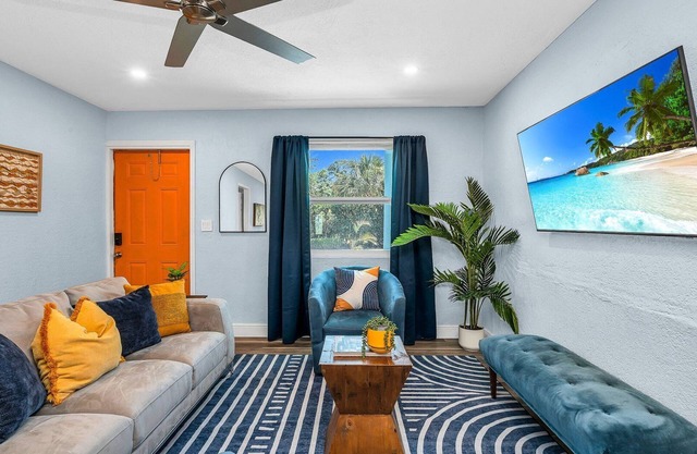 Peanut Island Paradise I 4 Mins to Island Shuttle!