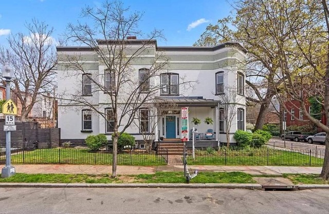 Pearl Light - 10min Walk to Union Market, 2mi to Capitol – 3BR/3BA w/Parking