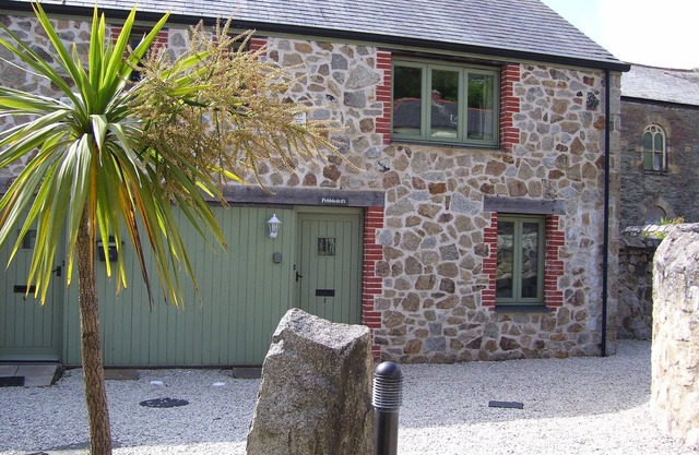 Pebbledrift Cottage - A Beautiful, Granite Fronted, Self Catering Cottage