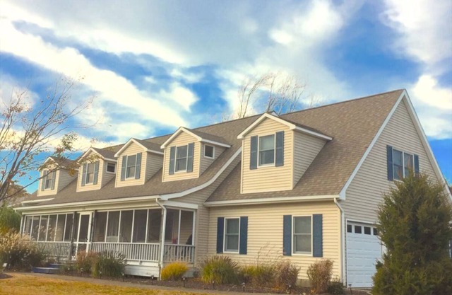 Peconic Bay Beach House + 5 bedrooms + spacious +