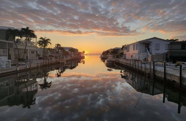 Pelican's Roost, Waterfront comfort at Venture Out