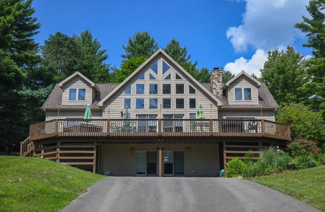 Penn Point Paradise | Great View, Dock, Hot Tub!