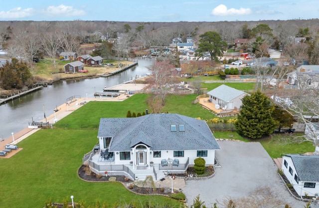 Penny Lane Hamptons cozy getaway