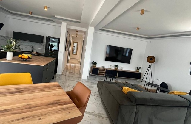 Penthouse/Apartment mit Meerblick in der Bucht von Kotor
