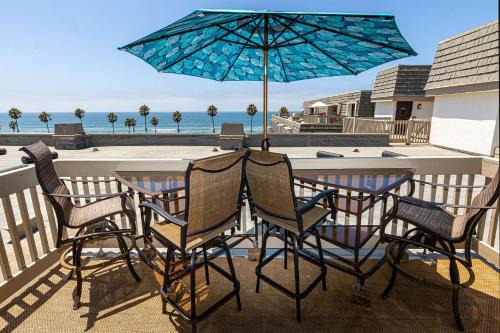 Penthouse Condo w/Panoramic Ocean Views at Beach Resort