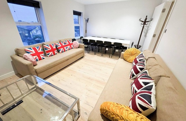 Penthouse in Central London – Stylish, Spacious Apartment.