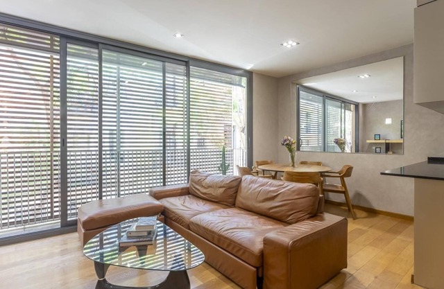 Penthouse in Gràcia 2 rooms 6 pax Pool and Terrace- free WiFi