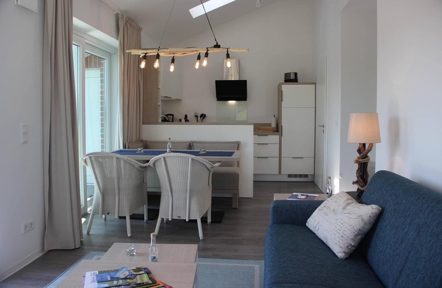Penthouse "Meeresrauschen" : Luxury vacation in Hooksiel on the North Sea.