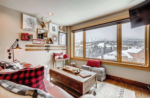 Penthouse View, Ski On/Off/Ski Locker/Pool/Hot tub