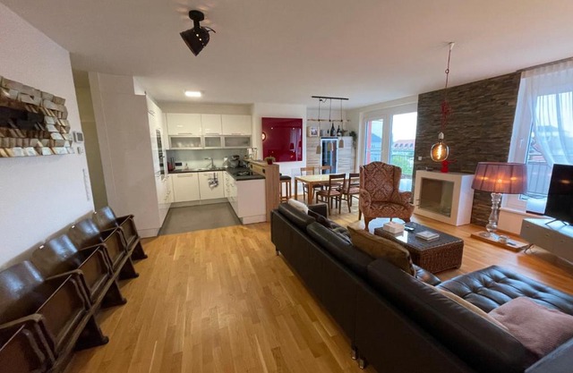 Penthouse Wohnung am Radweg mit Dachterasse