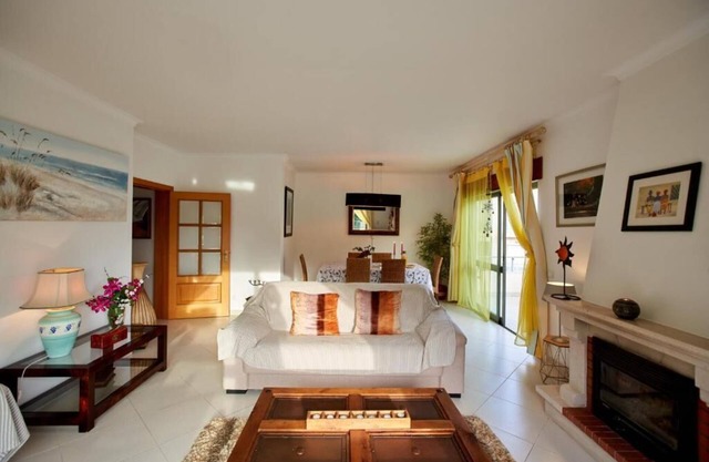 Penthouse with terrace, sea and mountain views, in luxury condominium -Sesimbra
