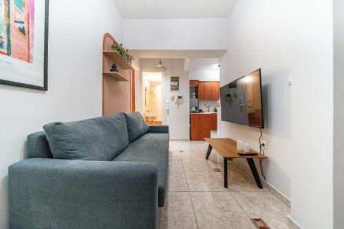 Per56 by Smart Cozy Suites - Right next to the metro - Parking - Available 24hr
