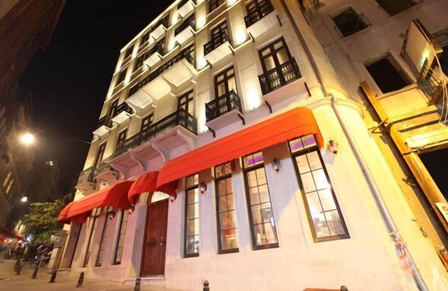 Pera Residence