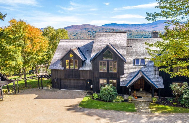 Perfect Country Getaway! 10 Minutes to The Slopes and 5 Minutes To The Village!