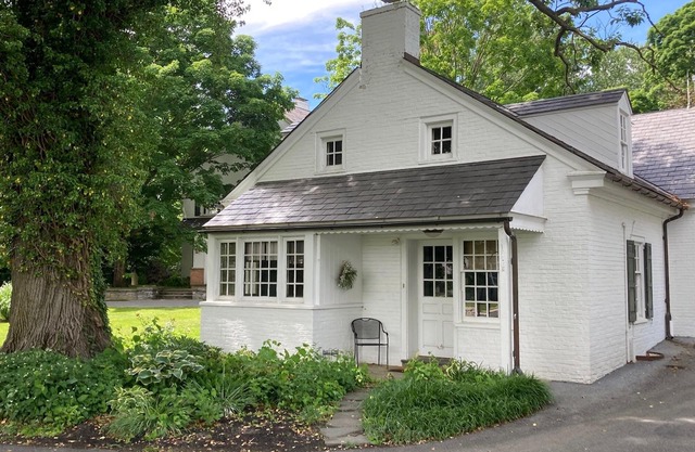 Perfect family getaway with pool and hot tub close to everything!