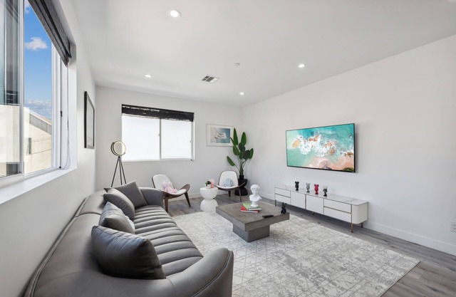 Perfect Family Getaway in Hollywood w/3bdr townhouse with Parking