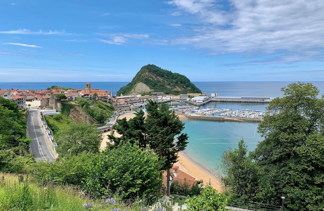 Perfect family villa in front of the Getaria Bay