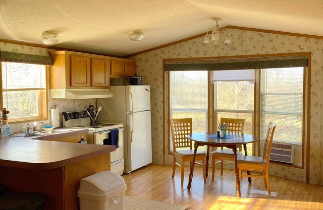 Perfect for a contractor on temporary assignment. Private country setting.