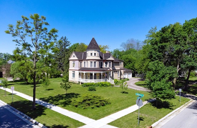 Perfect for Families! Fully furnished with Chef's Kitchen