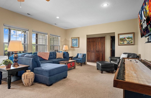 Perfect for Family Reunions & Large Groups! 3 Pools - Games - Golf - Firepit!