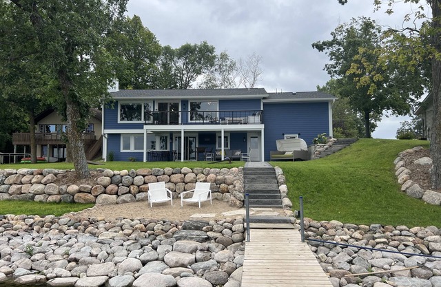 Perfect lake home for a family get away - Only 1 hour from metro