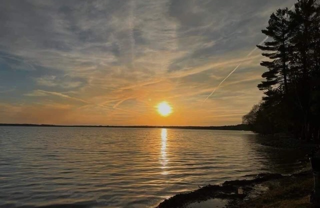Perfect location on East Twin Lake, walking distance to town! Unit #2