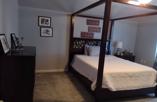 Perfect location for traveling nurses, close to 3 major hospitals