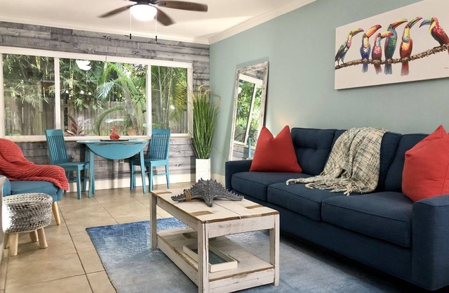 Perfect Sunset Coastal Condo. Walk to the Waterfront and Downtown Main Street.