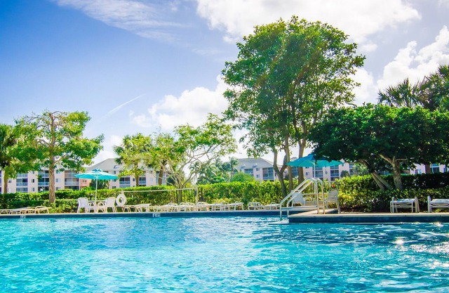 Perfectly located renovated beach cottage w/ all amenities