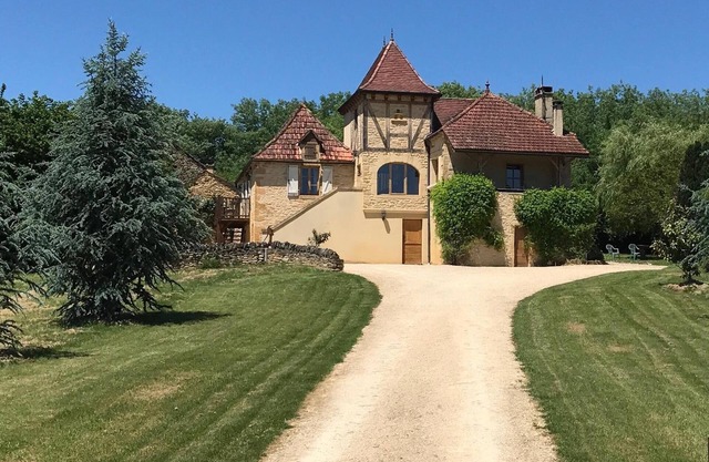 Perigord farmhouse. Dordogne/Lot. Private Pool, Games Barn, wonderful views