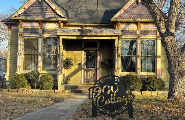 Pet & Family Friendly Cottage w/Nature Views in Yates Center - Fire Pit & Grill