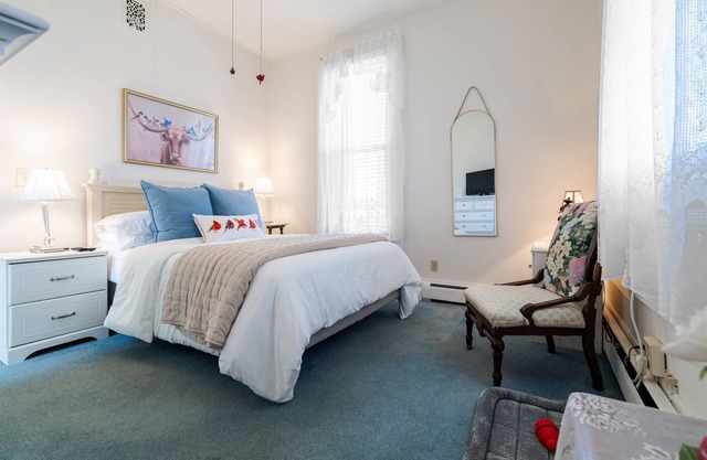 Pet-Friendly Victorian B&B by Lake Erie