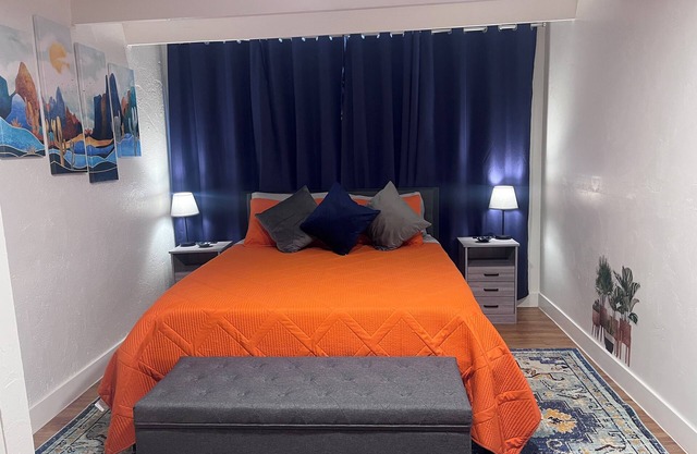 Pet-Friendly 1BR Casita in Central Tucson, WiFi, Fenced Yard & Parking