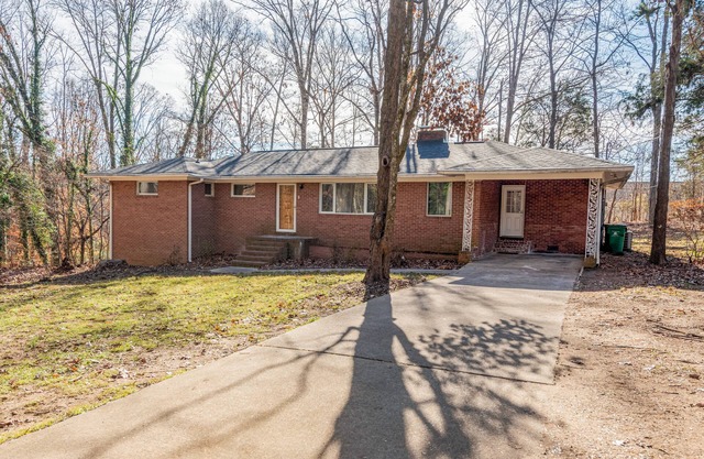 Pet friendly! 4 KING BEDS, 4BR, Remodeled Single Story House near UNC Charlotte