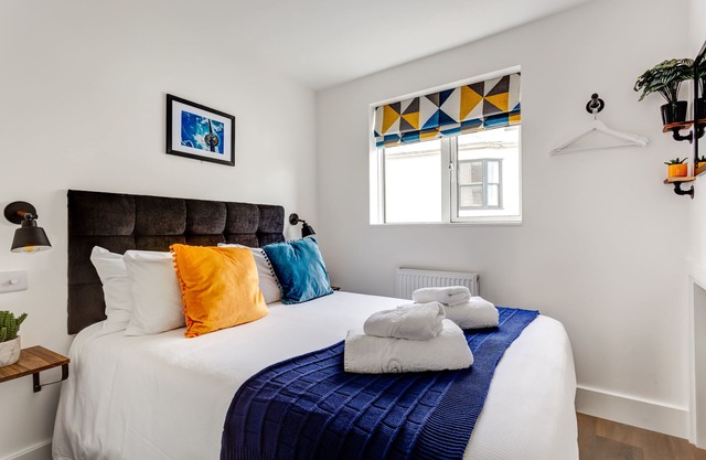 Pet friendly and central Laines location, 1 minute from station