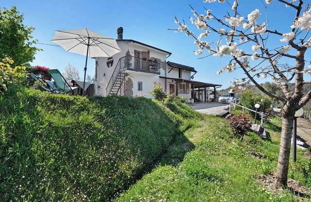 Pet-Friendly Apartment Rosadimaggio Violetta with Balcony & Wi-Fi