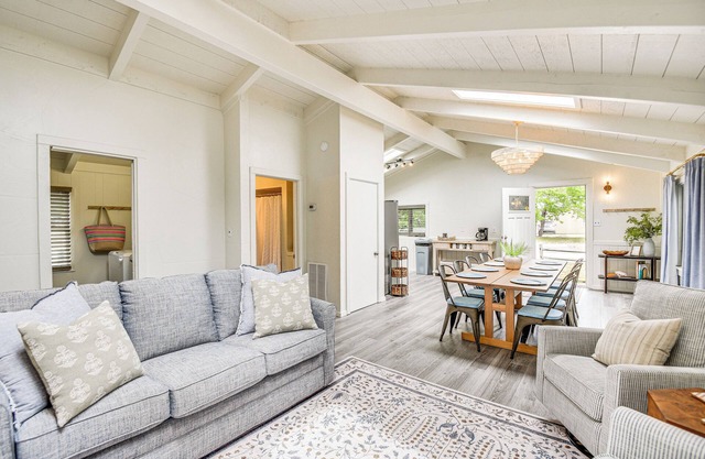 Pet-Friendly Buxton Home w/Balcony, 2 Mi to Beach