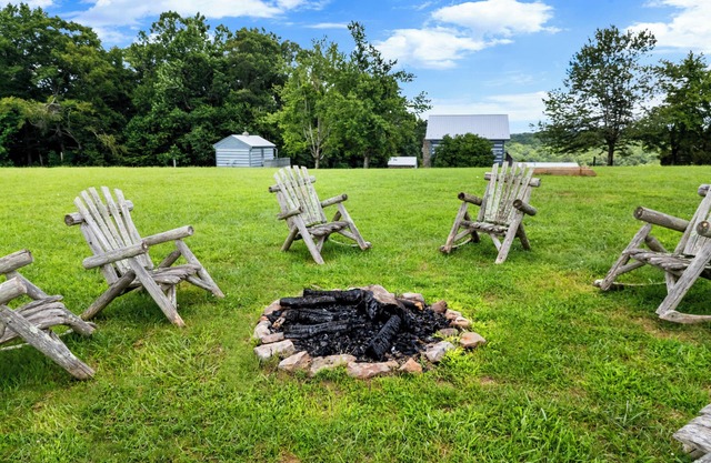 Pet Friendly Cabin Hideaway For 2! Cabin 7