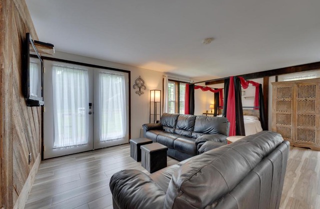 Pet-Friendly Caneadea Retreat with Deck!