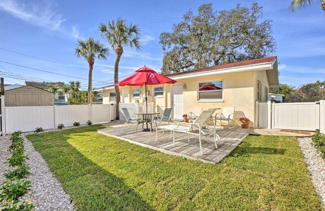 Pet-Friendly Dunedin Townhome with Private Yard