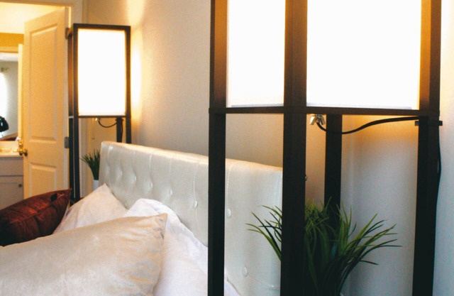 Pet-friendly, Events Allowed, 1king bed, 4 double bed, 2.5 Bath, 8 parking spot