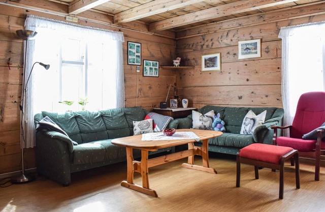 Pet friendly home in Evanger