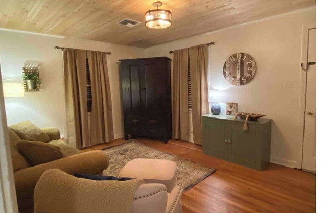 Pet friendly house with covered parking
