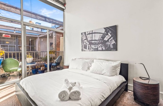 Pet Friendly | King Bed | Beltline Access