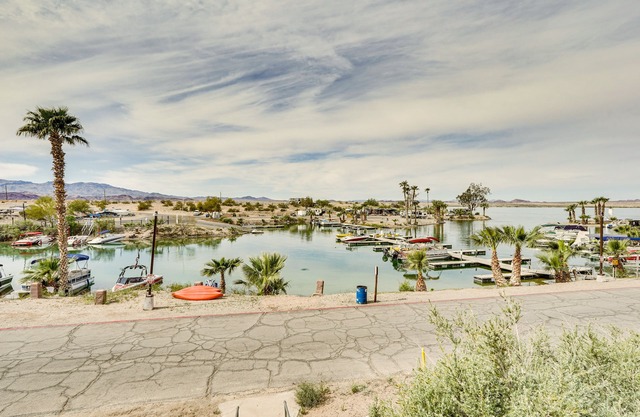 Pet-friendly Lake Havasu City Home w/Fire Pit!